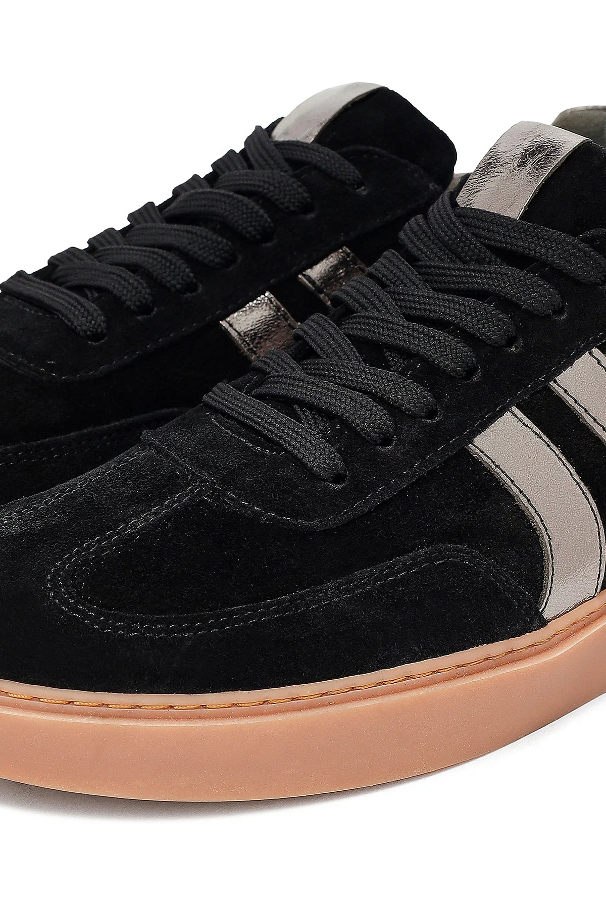 Kadın Siyah Bağcıklı Süet Deri Sneaker - Image 11
