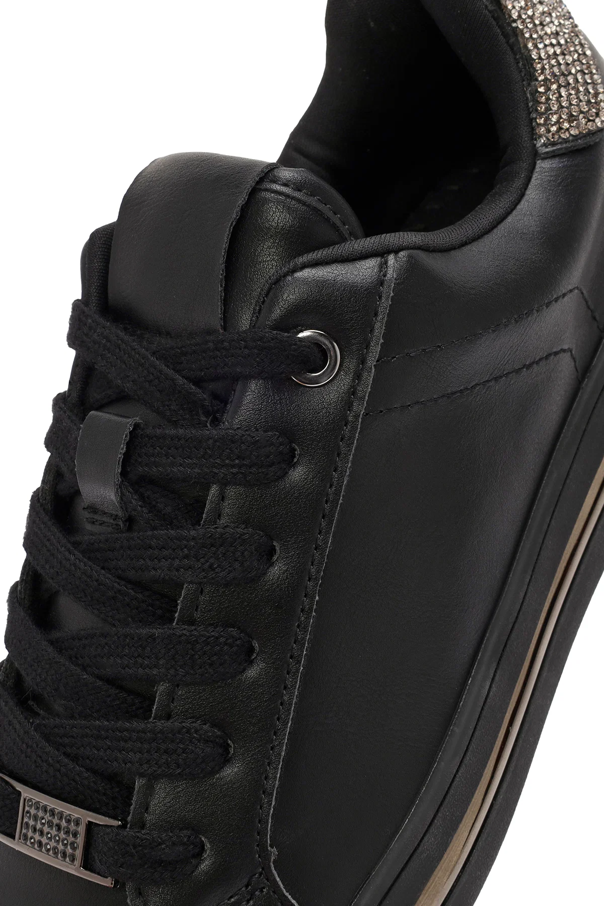 Kadın Siyah Bağcıklı Taş Detaylı Deri Sneaker - Image 9