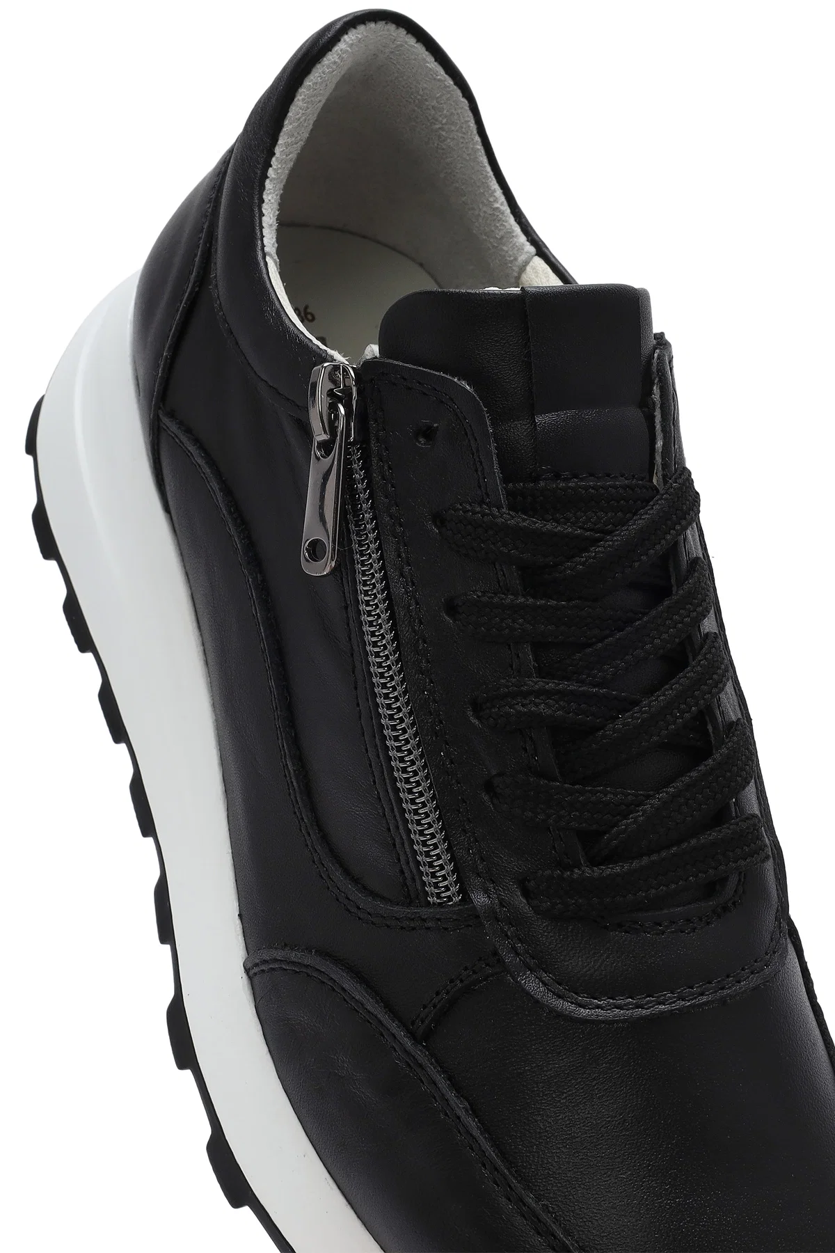 Kadın Siyah Bağcıklı Yandan Fermuarlı Deri Sneaker - Image 9