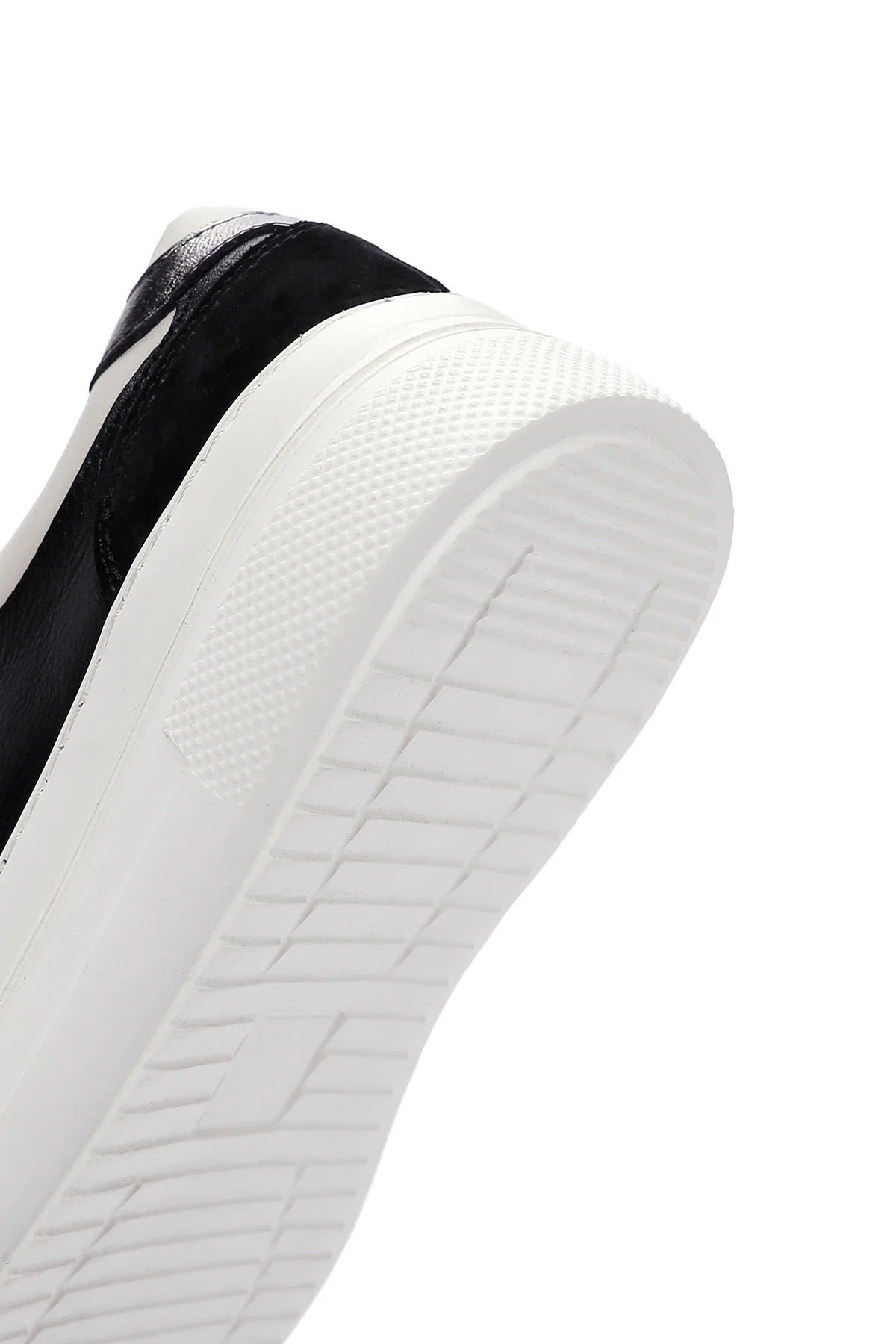 Kadın Siyah Bağcıklı Yüksek Taban Deri Sneaker - Image 8