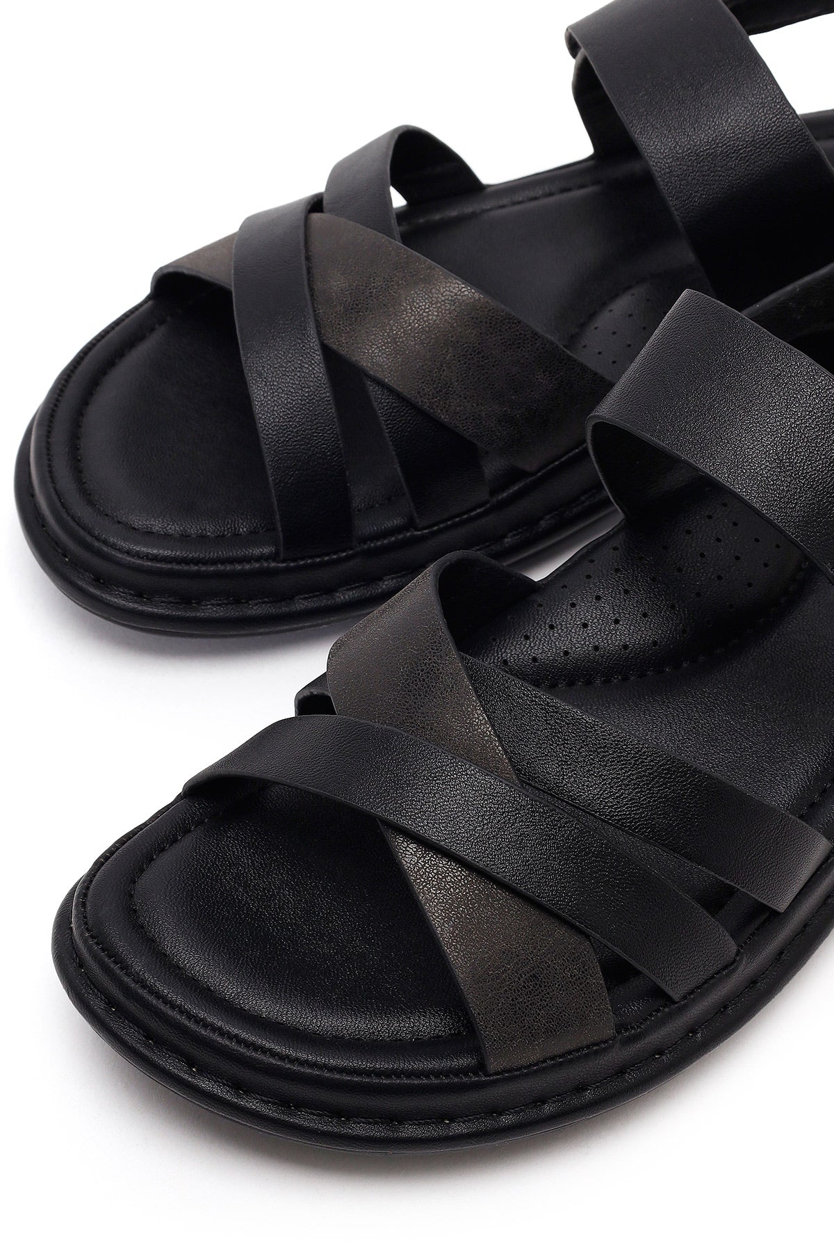 Kadın Siyah Bantlı Kalın Tabanlı Comfort Sandalet - Image 10