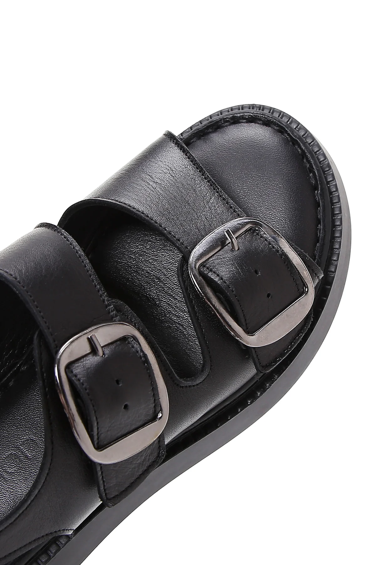 Kadın Siyah Bilekten Bantlı Çift Tokalı Deri Comfort Sandalet - Image 7