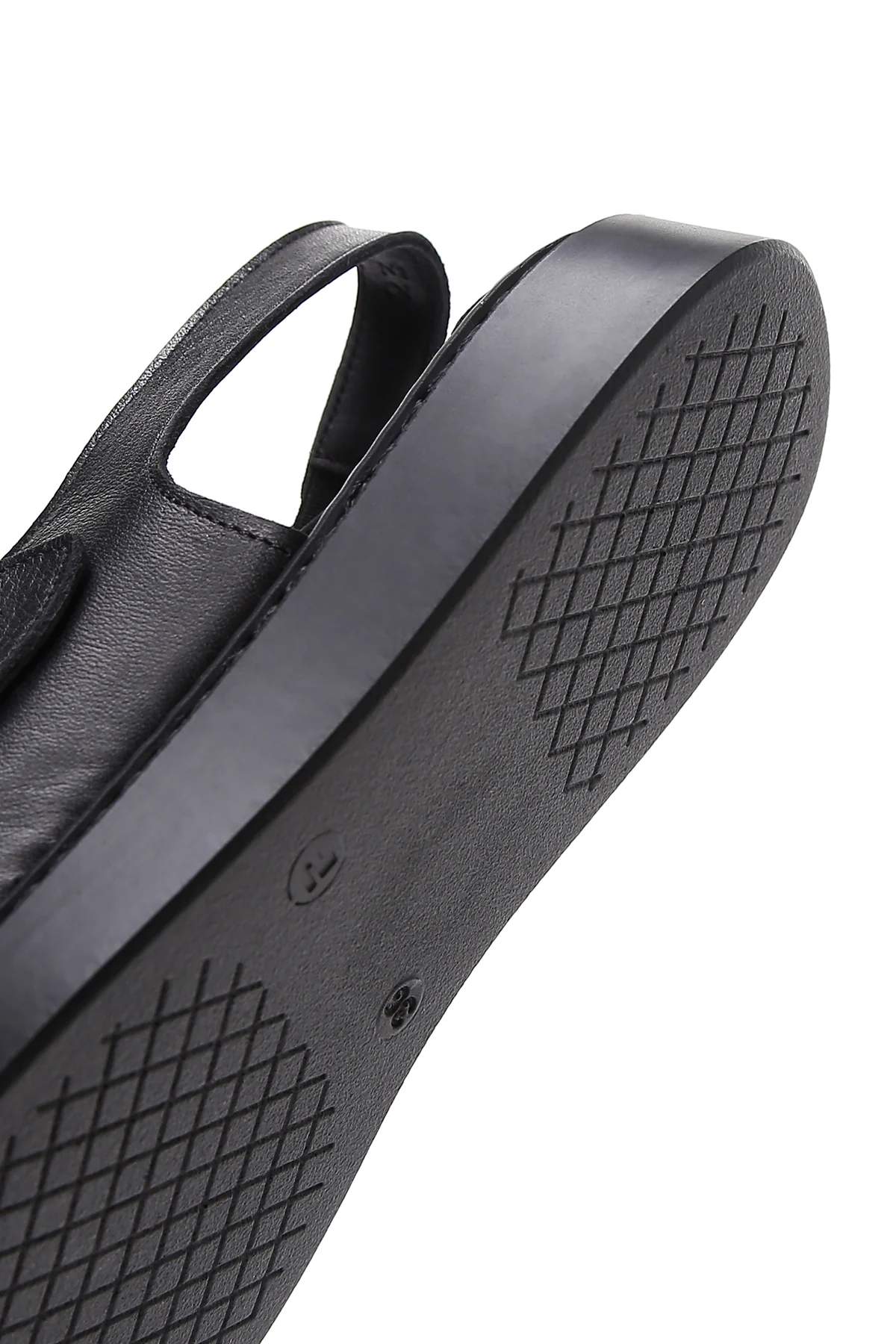 Kadın Siyah Bilekten Bantlı Çift Tokalı Deri Comfort Sandalet - Image 8