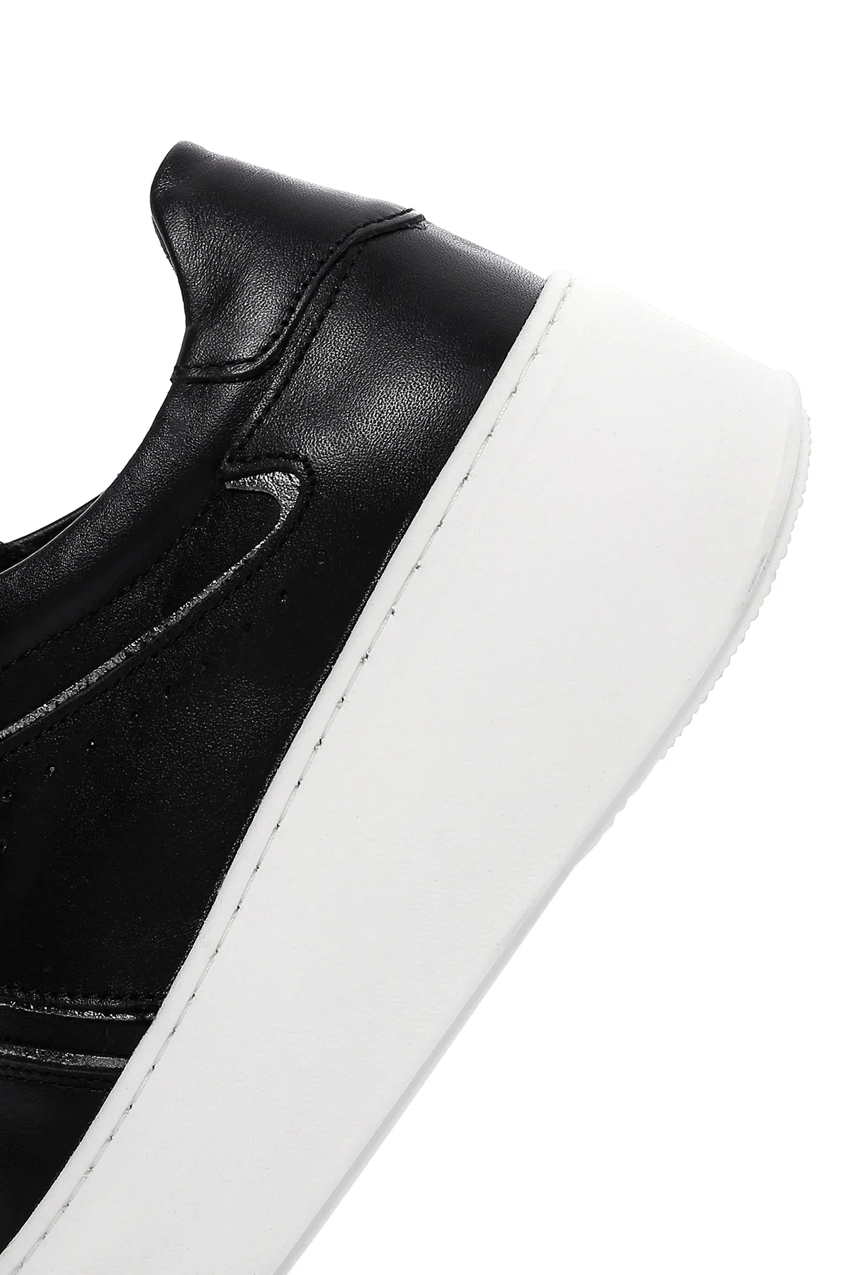 Kadın Siyah Deri Kalın Tabanlı Sneaker - Image 7