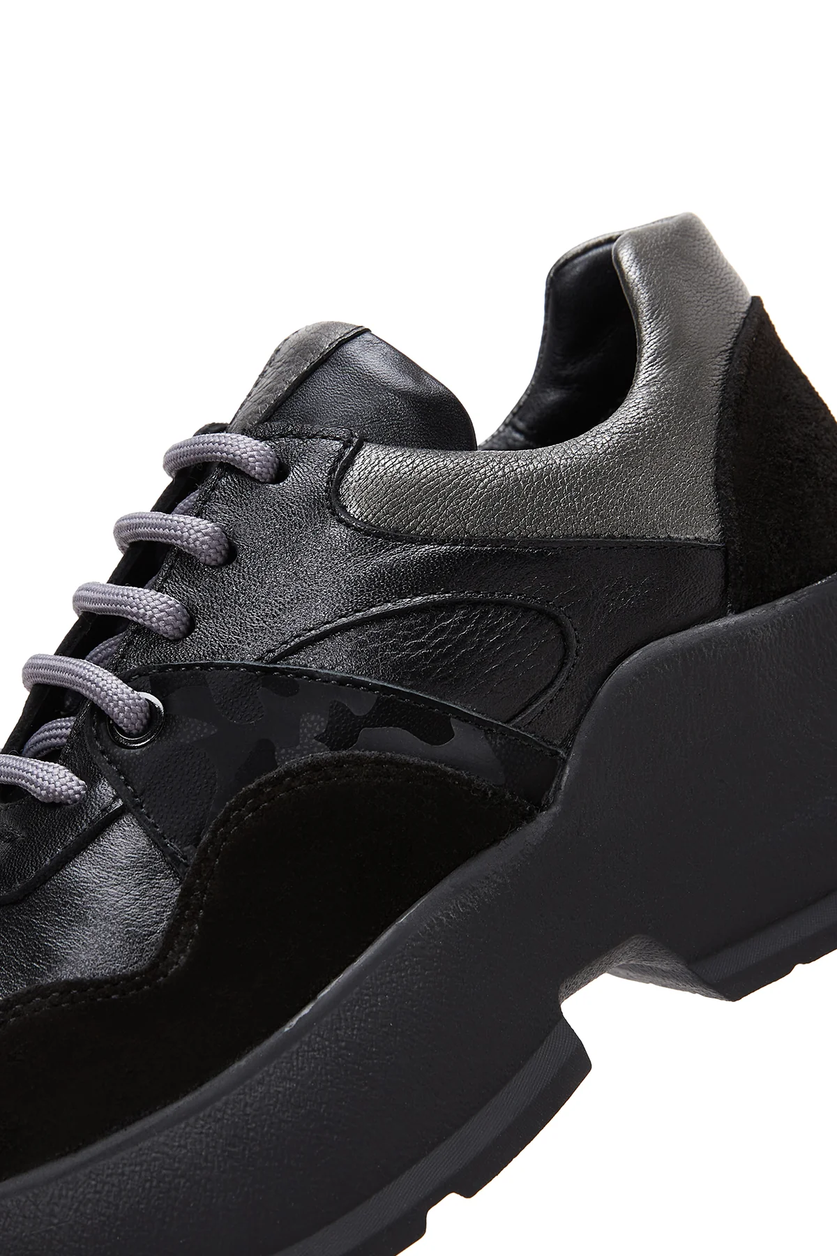 Kadın Siyah Deri Süet Detaylı Kalın Tabanlı Sneaker - Image 7