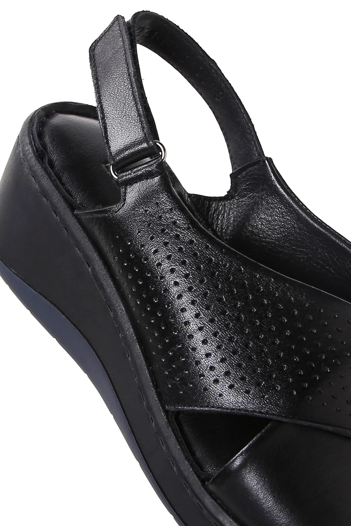 Kadın Siyah Dolgu Topuklu Bilekten Bantlı Deri Comfort Sandalet - Image 8