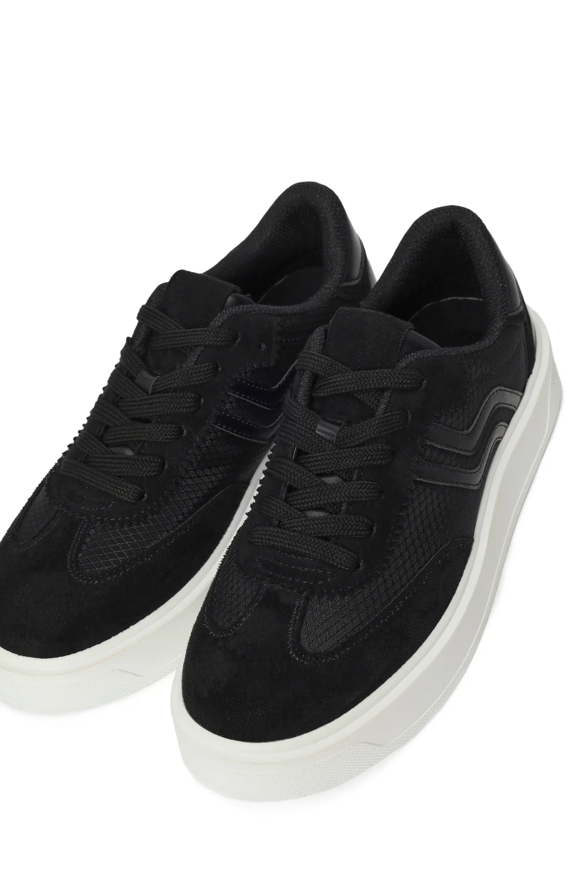 Kadın Siyah Kalın Tabanlı Bağcıklı Sneaker - Image 10