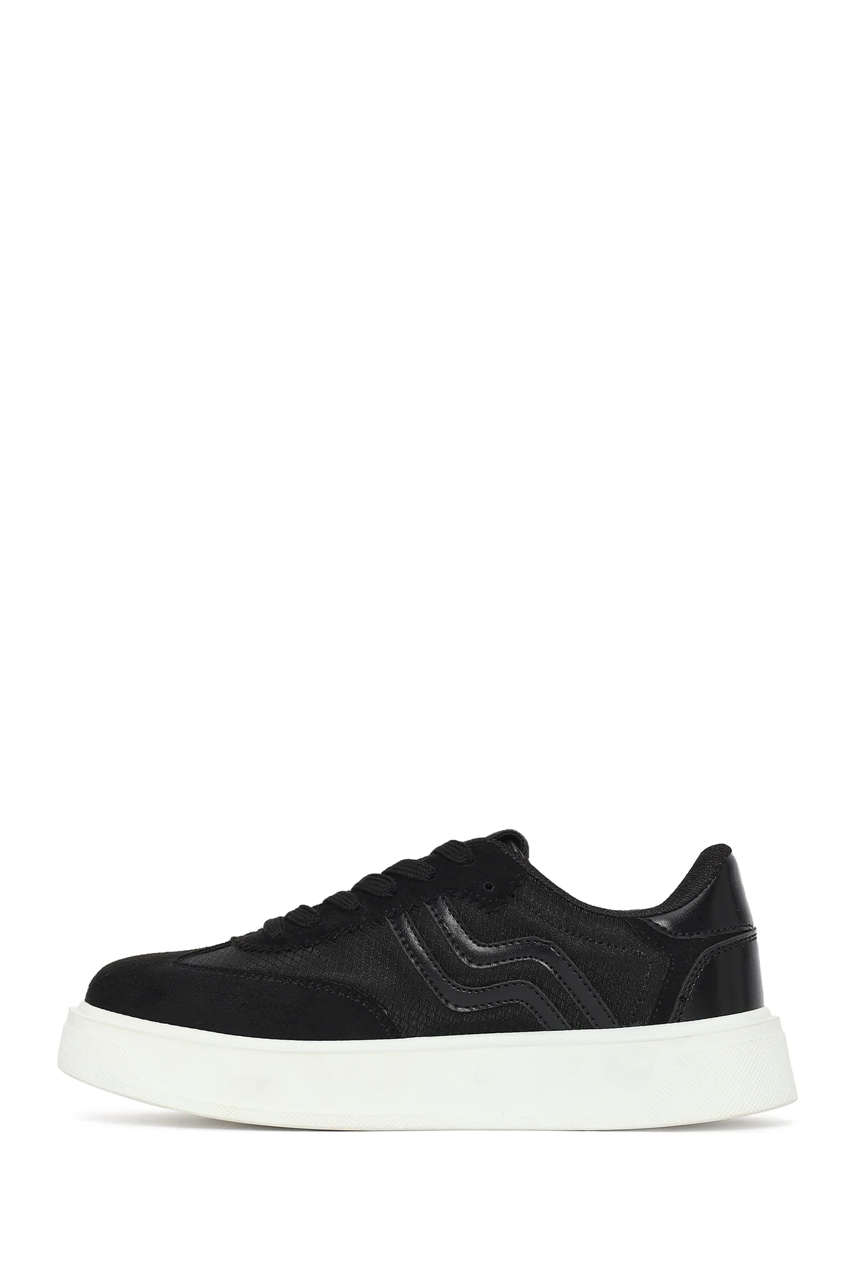 Kadın Siyah Kalın Tabanlı Bağcıklı Sneaker - Image 3