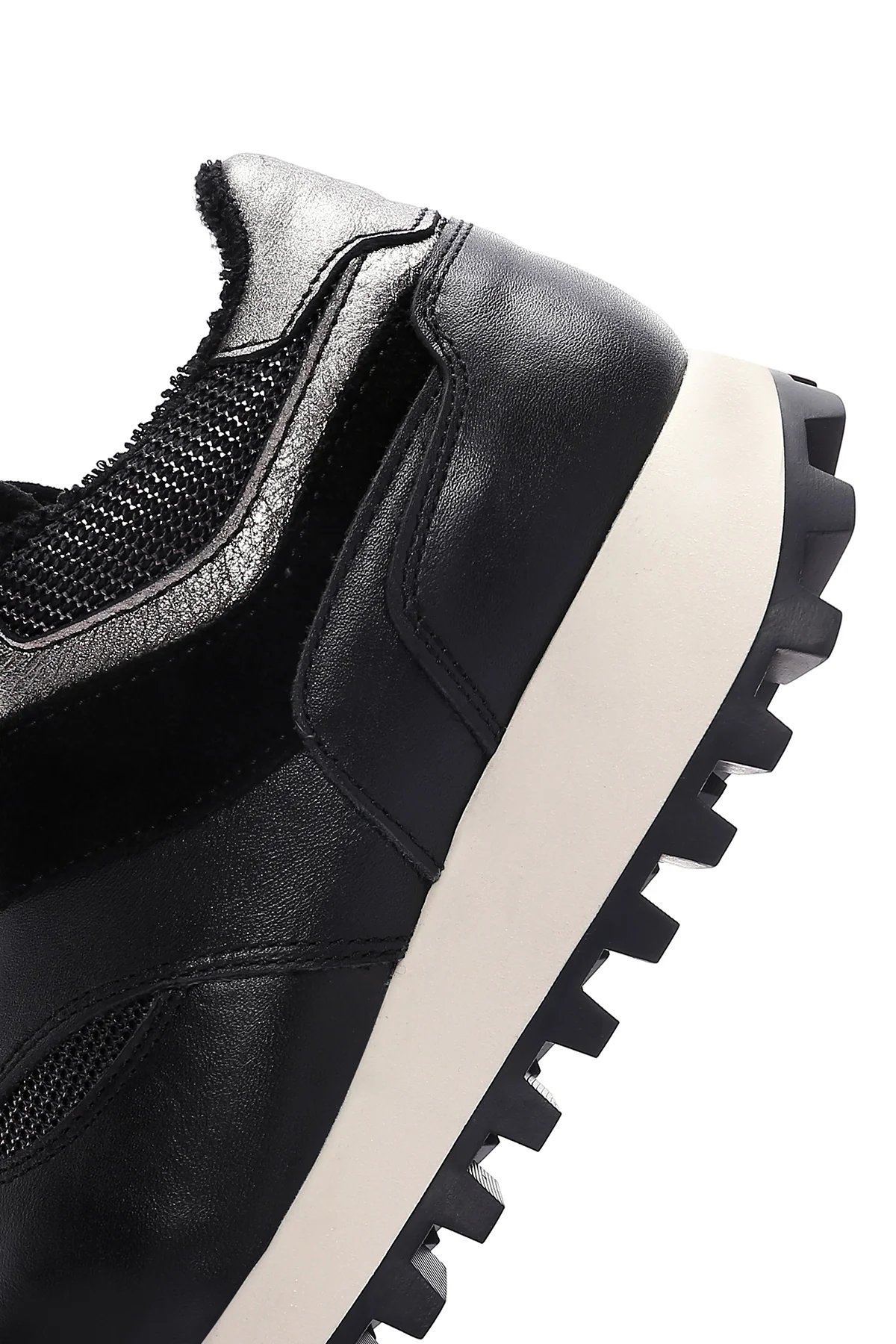 Kadın Siyah Kalın Tabanlı Deri Sneaker - Image 7