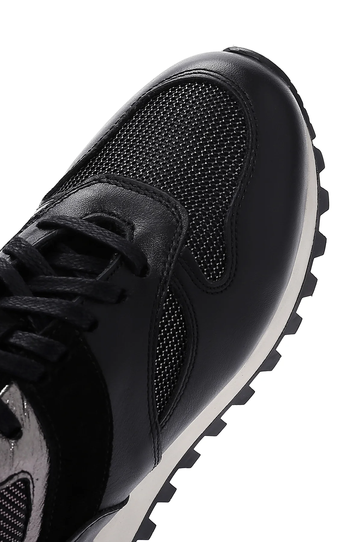 Kadın Siyah Kalın Tabanlı Deri Sneaker - Image 9