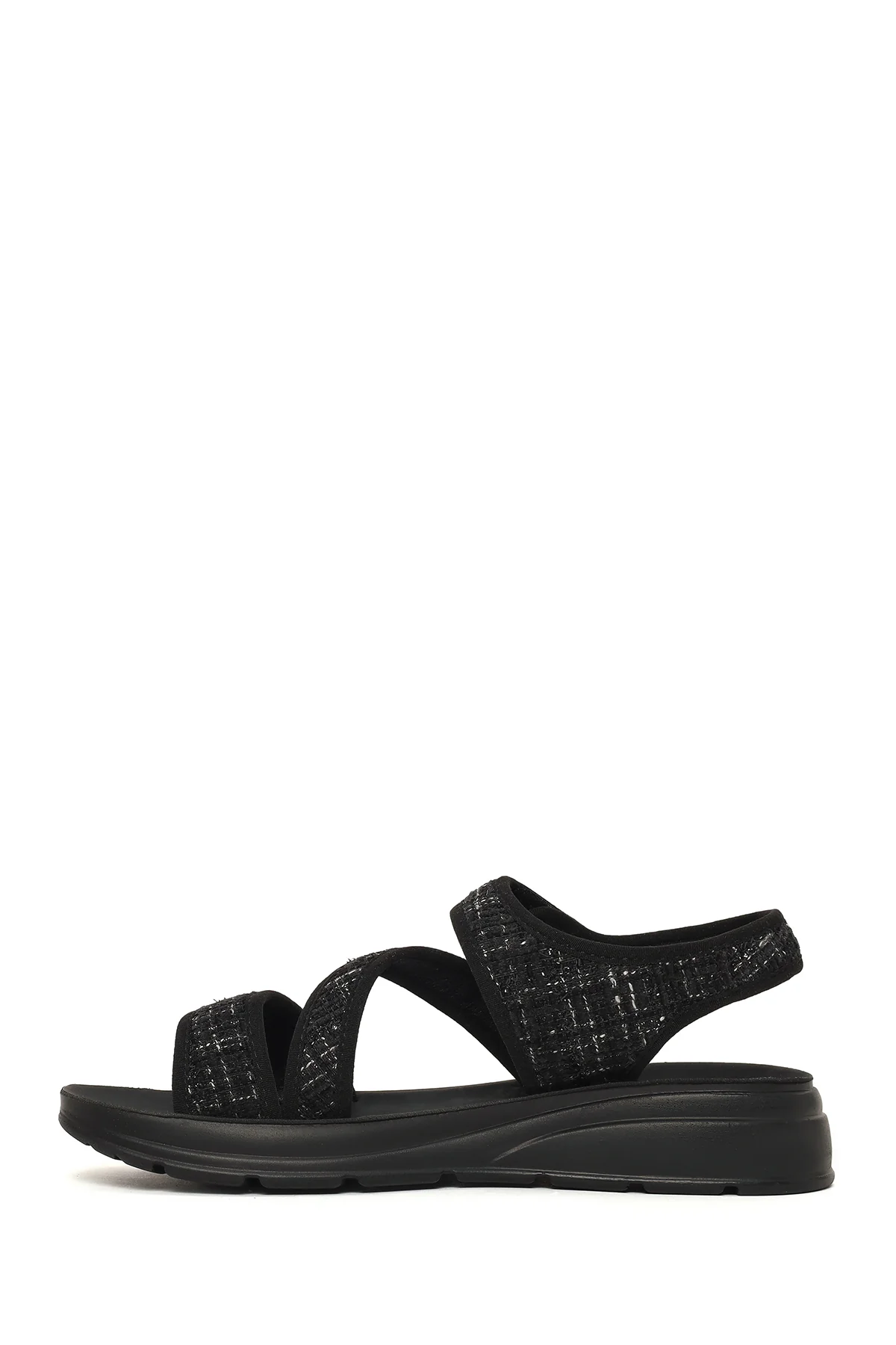 Kadın Siyah Kalın Tabanlı Desenli Kumaş Sandalet - Image 3