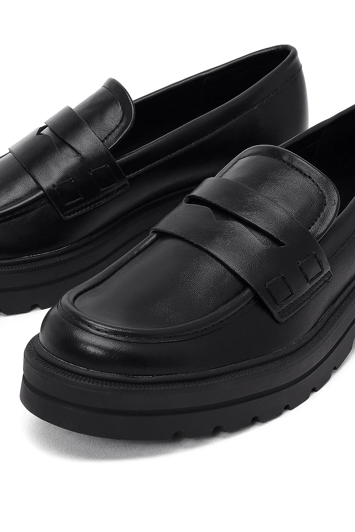 Kadın Siyah Kalın Tabanlı Maskülen Loafer - Image 9