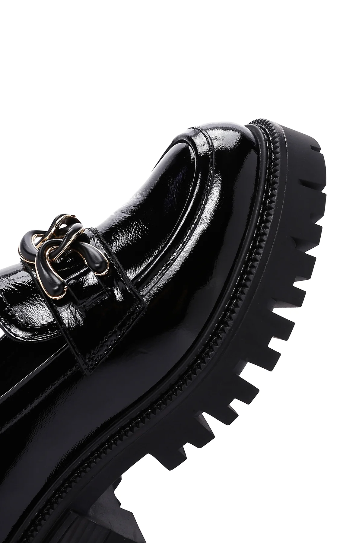 Kadın Siyah Kalın Tabanlı Tokalı Rugan Deri Casual Loafer - Image 9