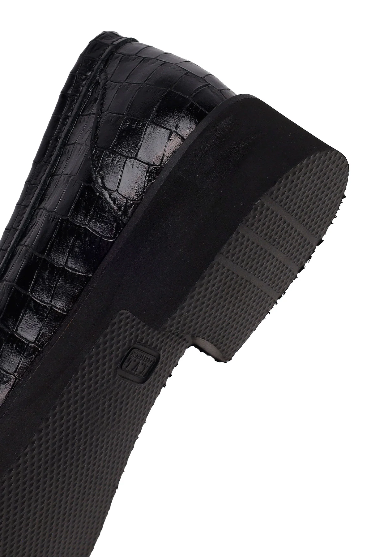 Kadın Siyah Kroko Desenli Zincir Detaylı Deri Maskülen Loafer - Image 8