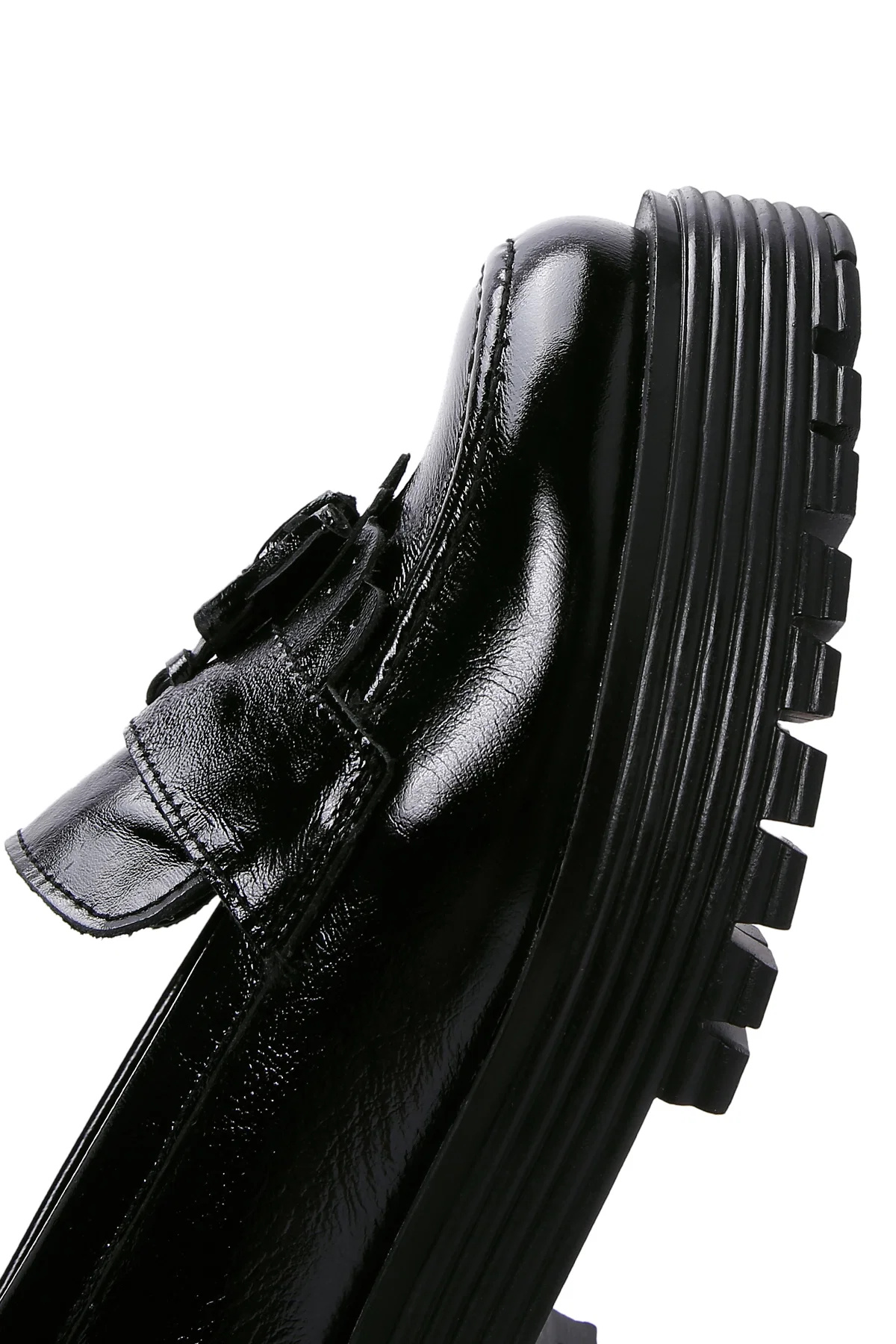 Kadın Siyah Püskül Detaylı Deri Maskülen Loafer - Image 9