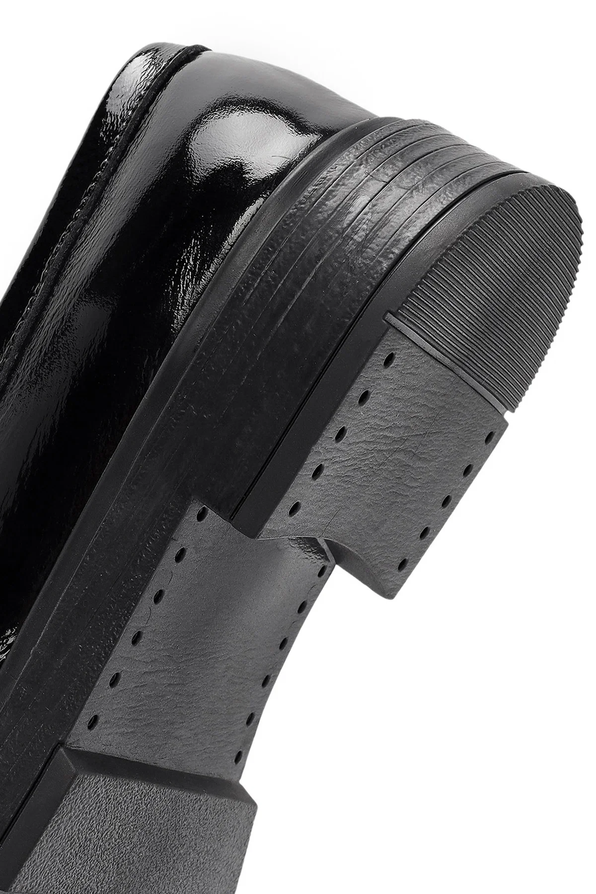 Kadın Siyah Rugan Deri Makosen Loafer - Image 8