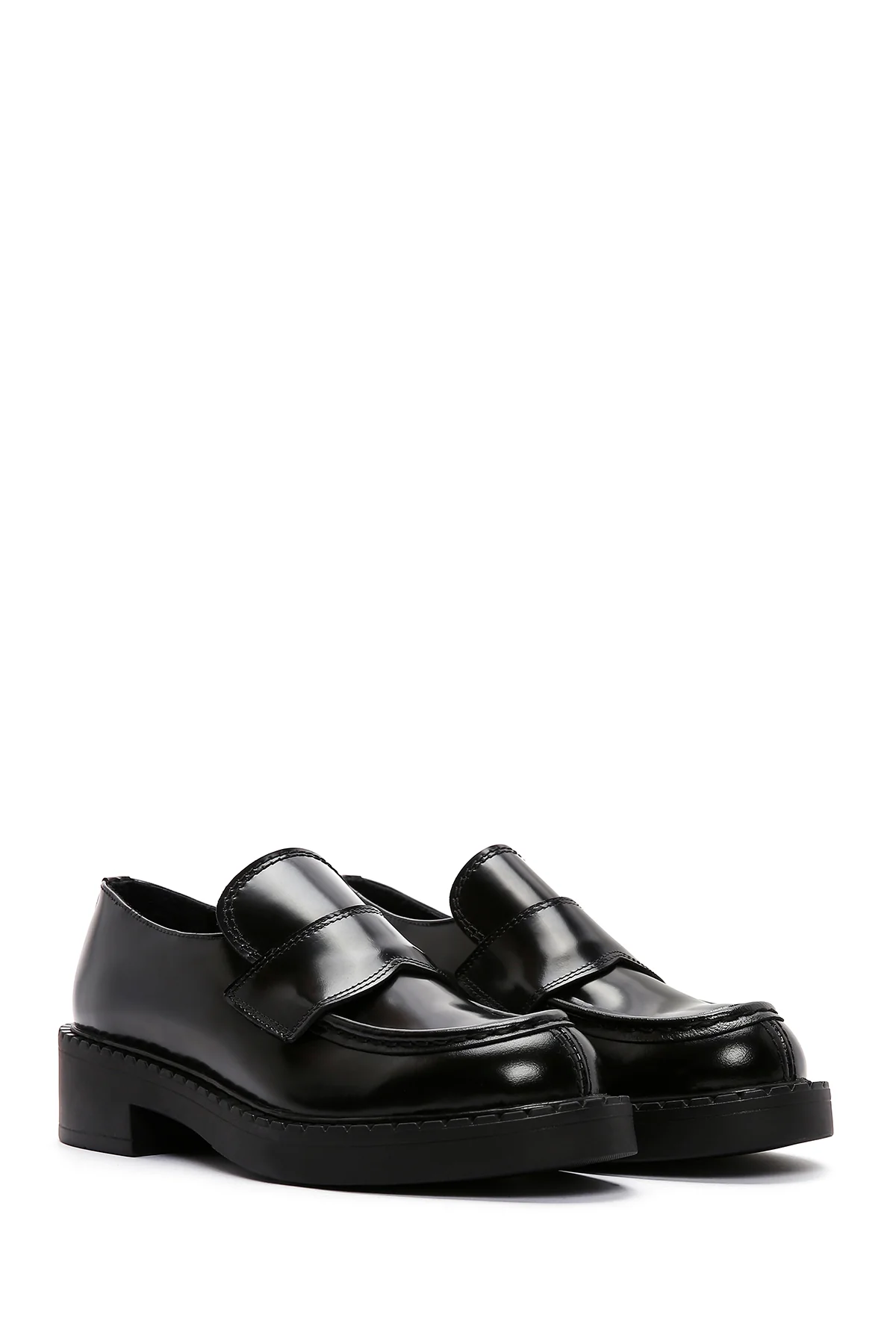 Kadın Siyah Rugan Deri Maskülen Loafer - Image 3