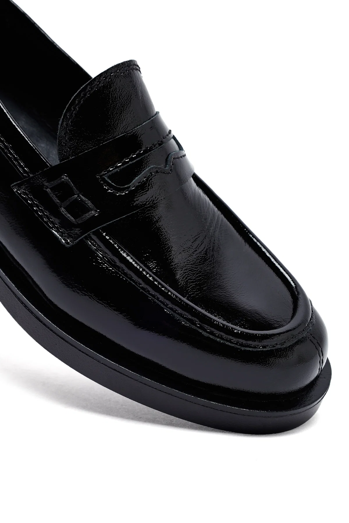 Kadın Siyah Rugan Deri Maskülen Loafer - Image 9