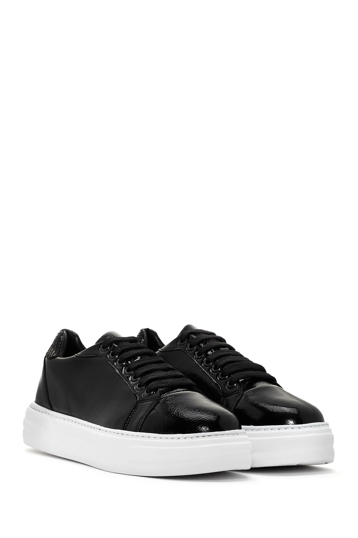 Kadın Siyah Rugan Kalın Tabanlı Sneaker - Image 3