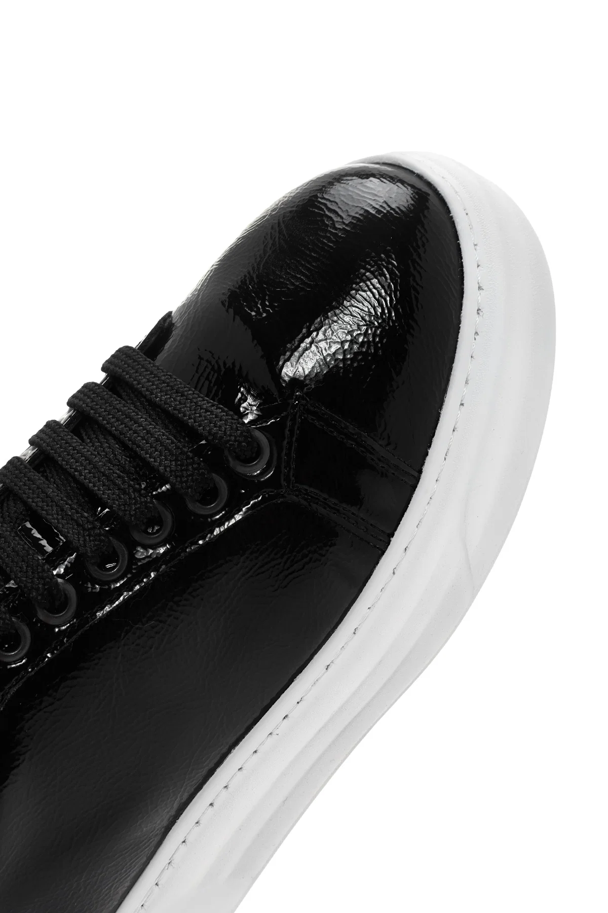 Kadın Siyah Rugan Kalın Tabanlı Sneaker - Image 9