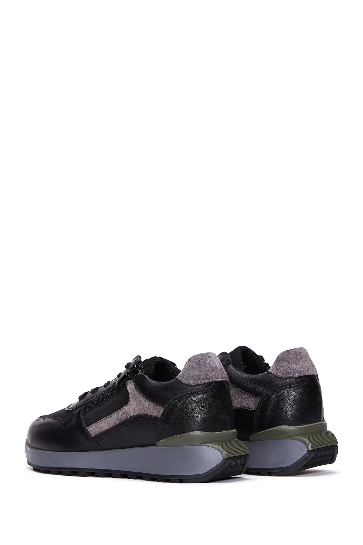 Kadın Siyah Süet Detaylı Deri Sneaker - Image 5