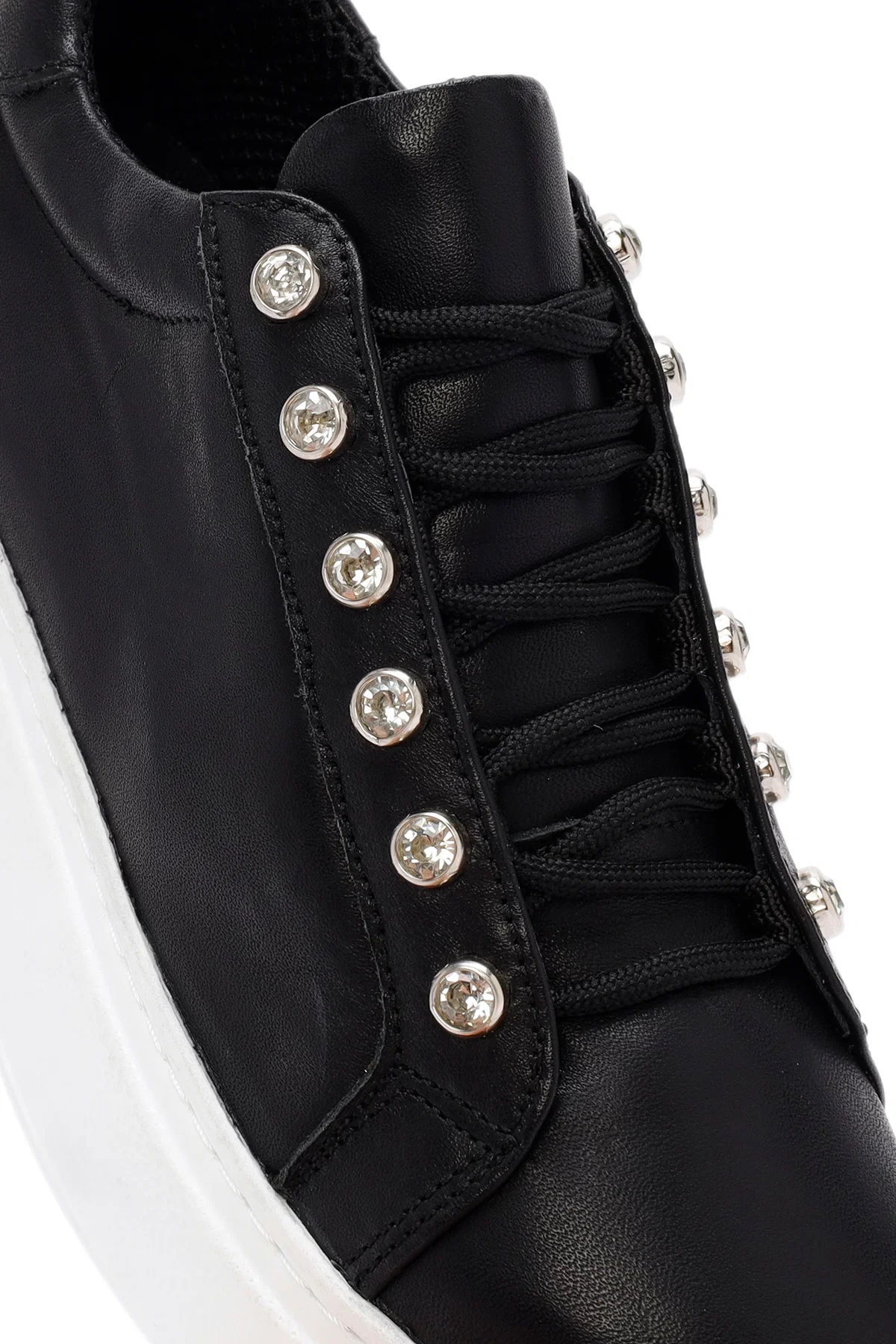 Kadın Siyah Taşlı Bağcıklı Kalın Tabanlı Deri Sneaker - Image 9