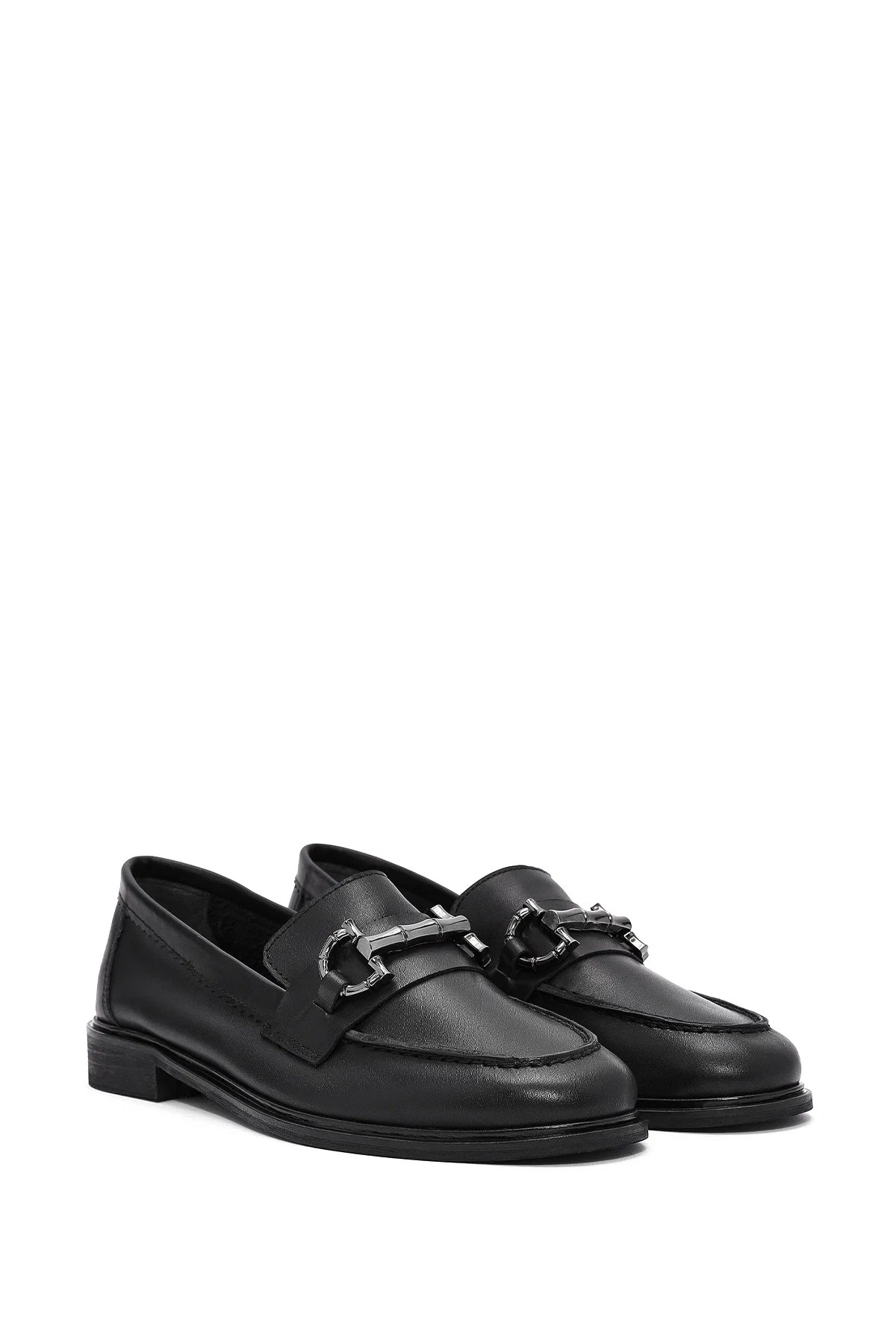Kadın Siyah Toka Detaylı Deri Maskülen Loafer - Image 3