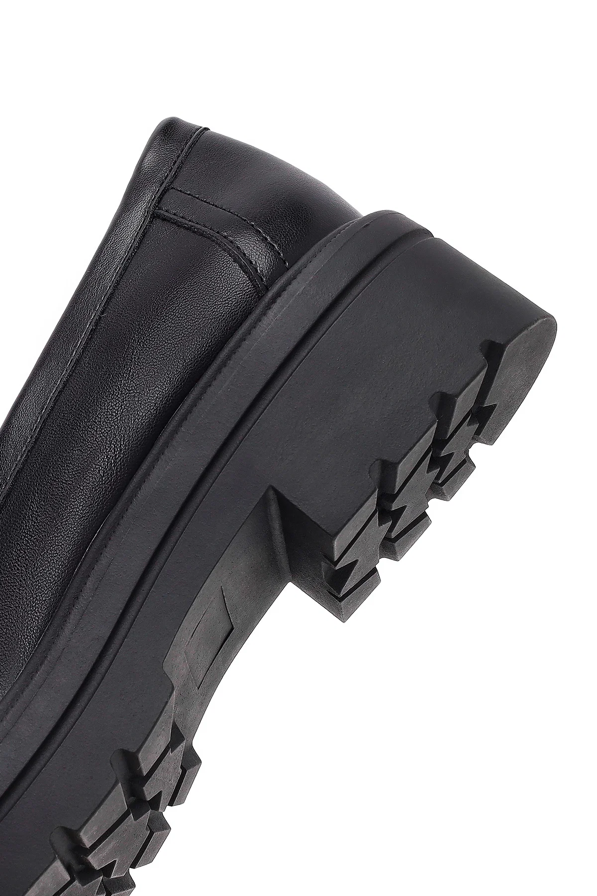 Kadın Siyah Tokalı Kalın Tabanlı Maskülen Loafer - Image 8