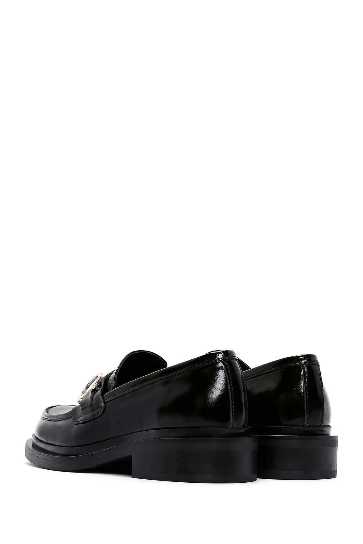 Kadın Siyah Zincir Detaylı Deri Maskülen Loafer - Image 5