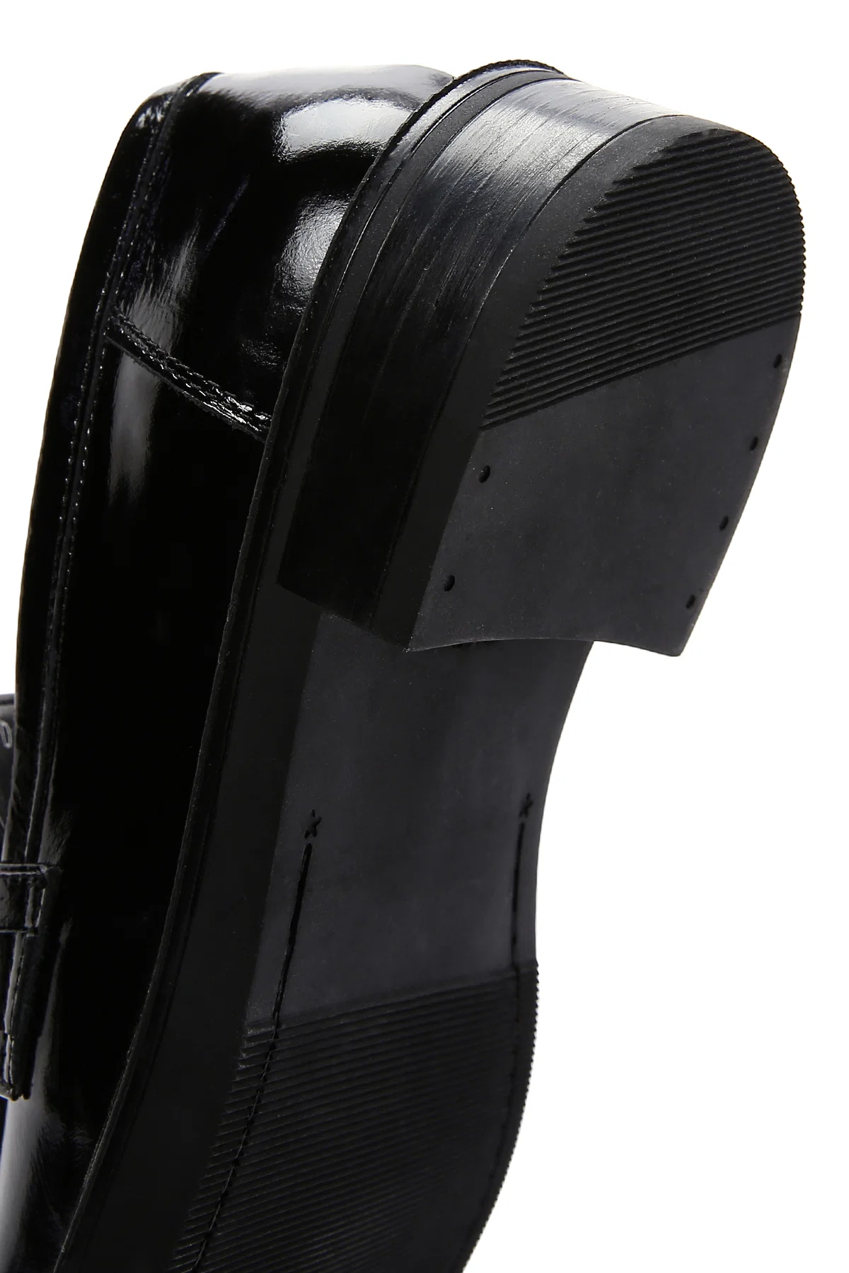 Kadın Siyah Zincir Detaylı Deri Maskülen Loafer - Image 8