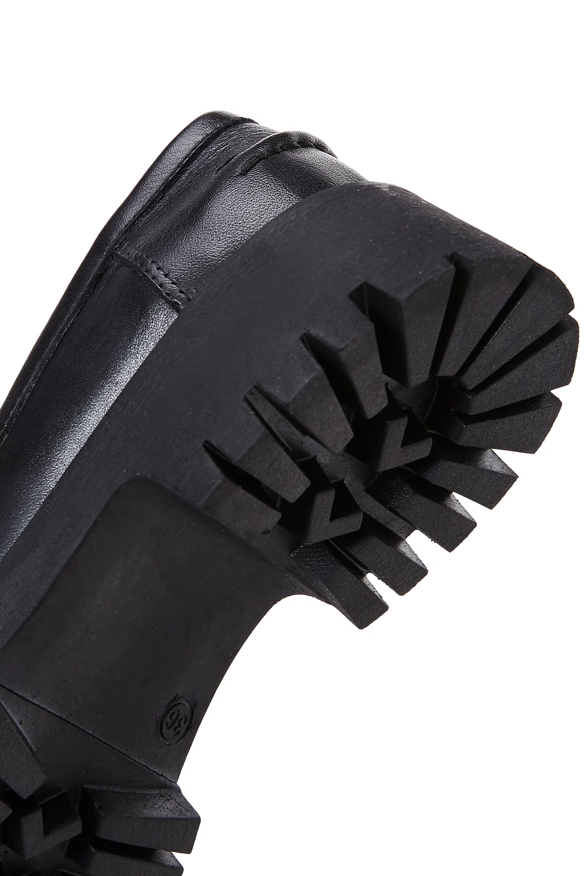 Kadın Siyah Zincir Detaylı Kalın Tabanlı Deri Casual Loafer - Image 8