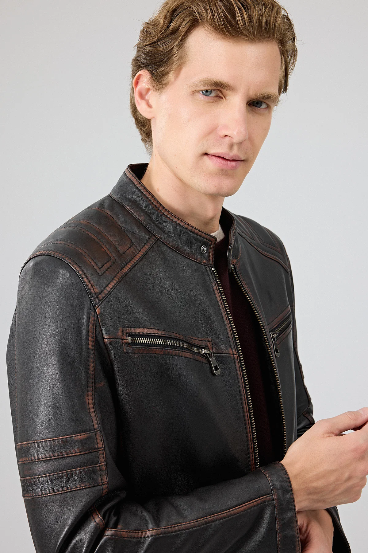 Leonard Erkek Kahverengi Vintage Slim-Fit Deri Ceket - Image 8
