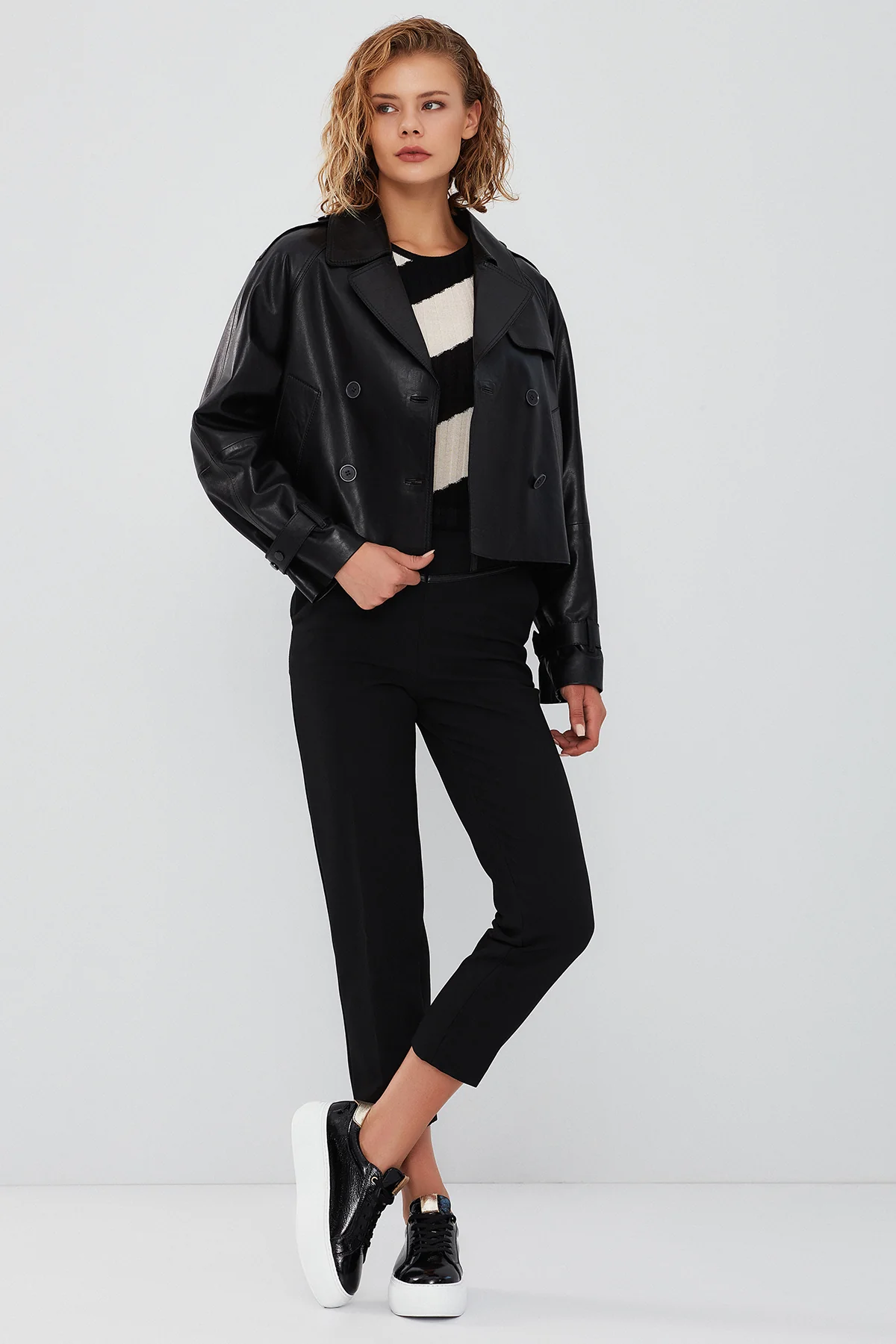 Tracy Kadın Siyah Oversize Kısa Deri Mont - Image 4