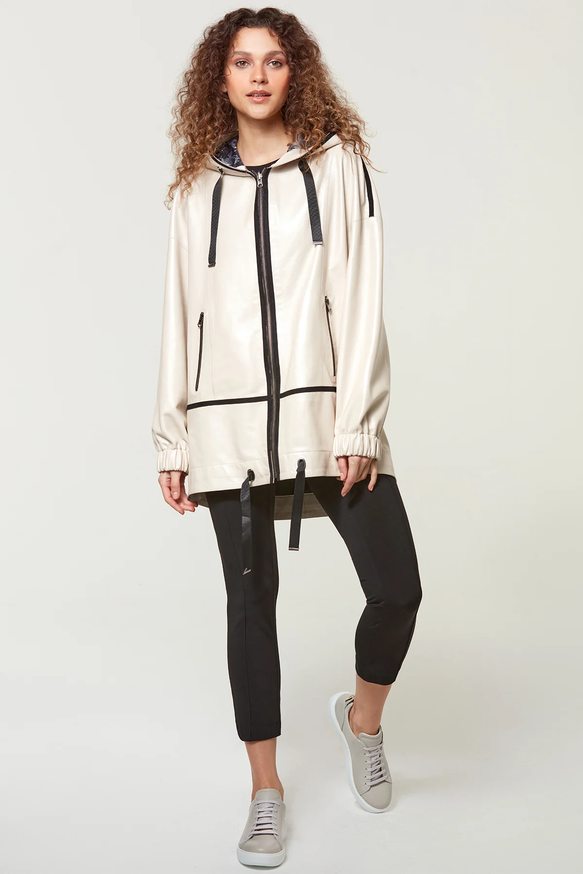 Valeria Kadın Beyaz Oversize Deri Ceket - Image 2