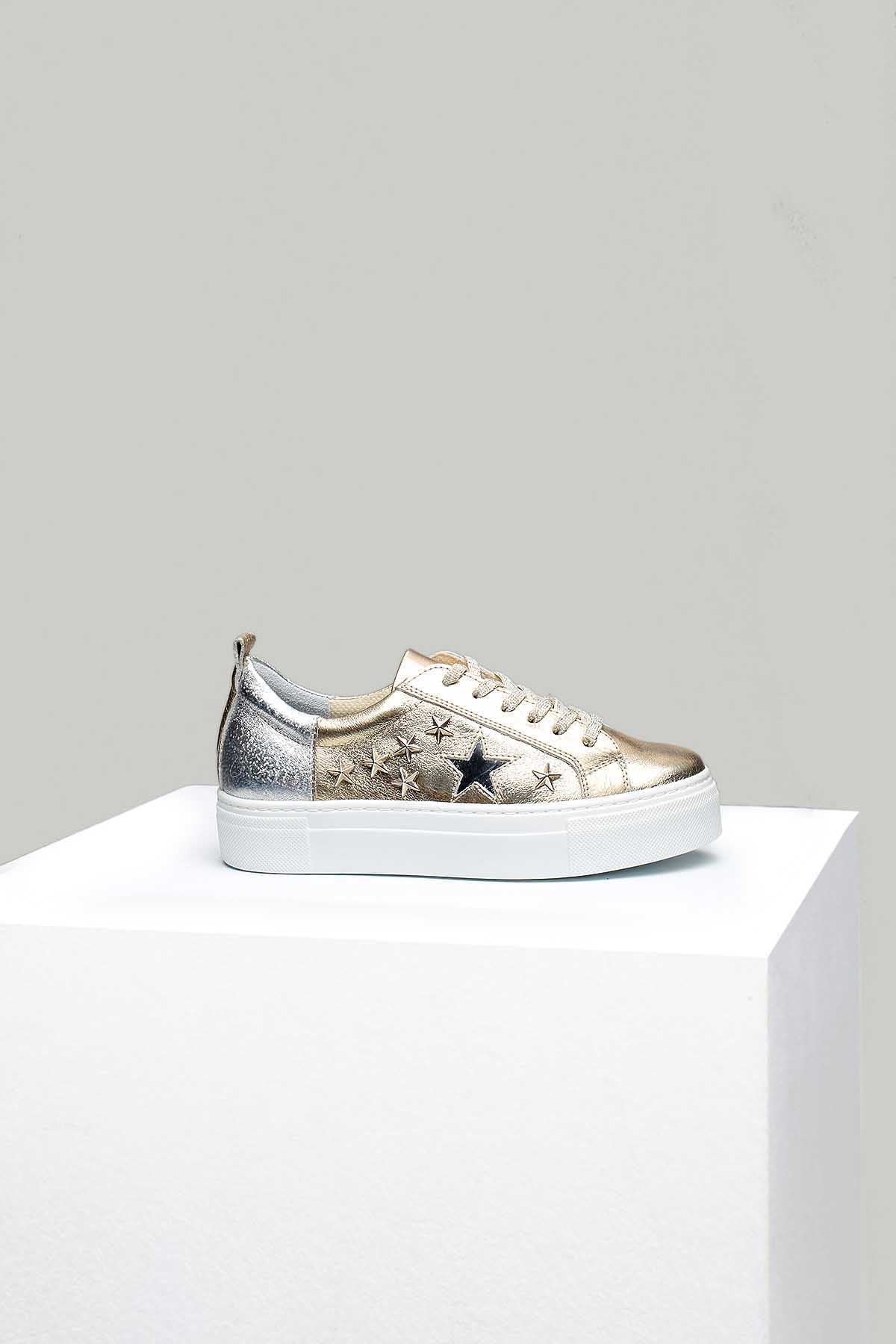 Yıldız Detaylı Gold Kadın Deri Sneaker - Image 3